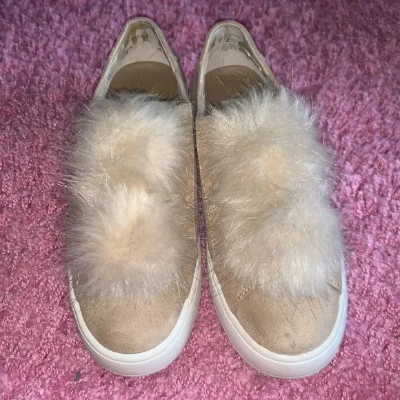 Steve Madden Bryanne Pom Pom Sneakers - Picture 3 of 9